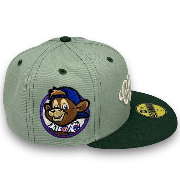 New Era Chicago Cubs Clark Mascot Emerald & Pine Green 59FIFTY Fitted Hat