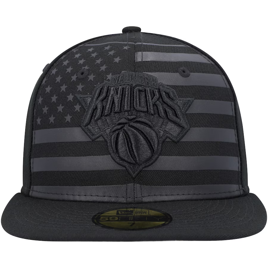 New Era New York Knicks All Black American Flag 2023 59FIFTY Fitted Hat