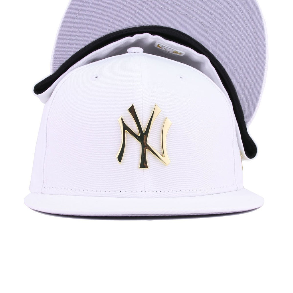 New Era New York Yankees White Gold Metal Badge 59FIFTY Fitted Hat