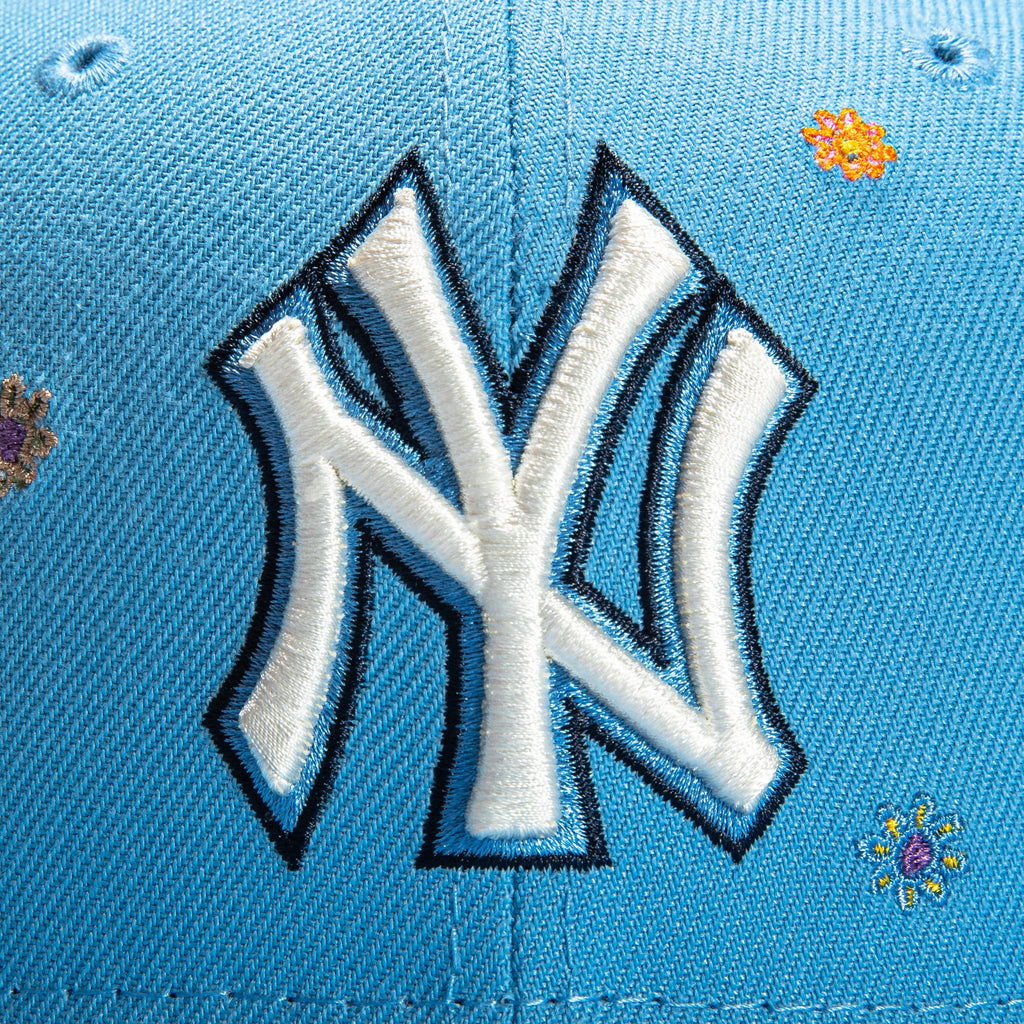 New Era  Super Bloom 2 New York Yankees 2022 59FIFTY Fitted Hat