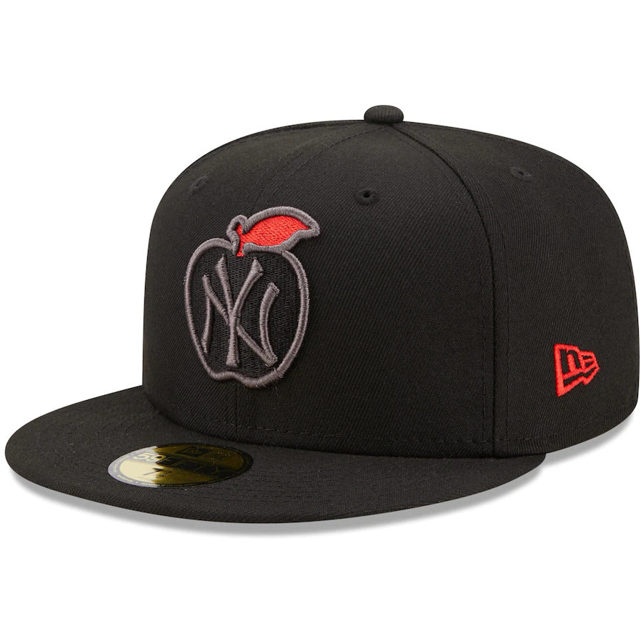 New Era Black New York Yankees 100th Anniversary Apple Patch Blackout Pop Undervisor 59FIFTY Fitted Hat