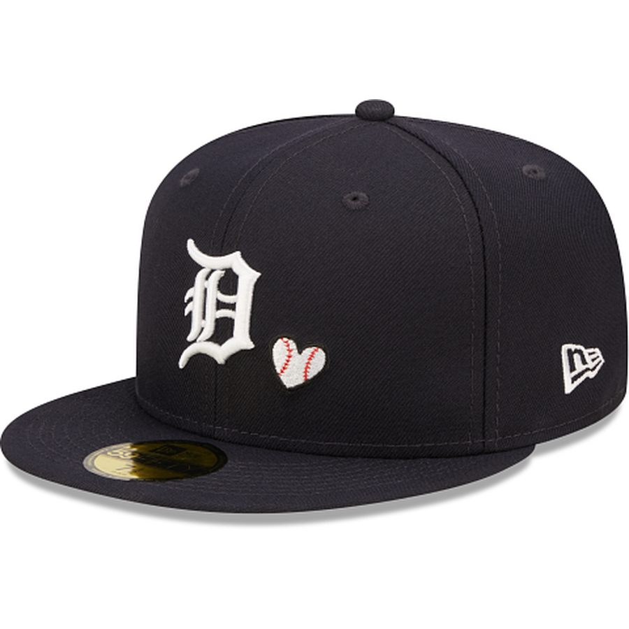 New Era Detroit Tigers Team Heart 2022 59FIFTY Fitted Hat
