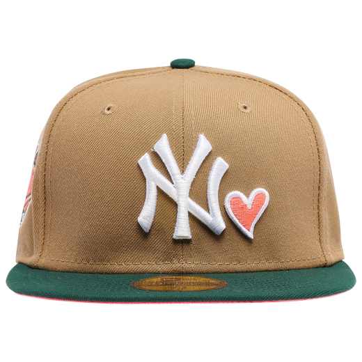 New Era x Champs Sports New York Yankees x Tan/Pine Green Pink Hearts 59FIFTY Fitted Hat