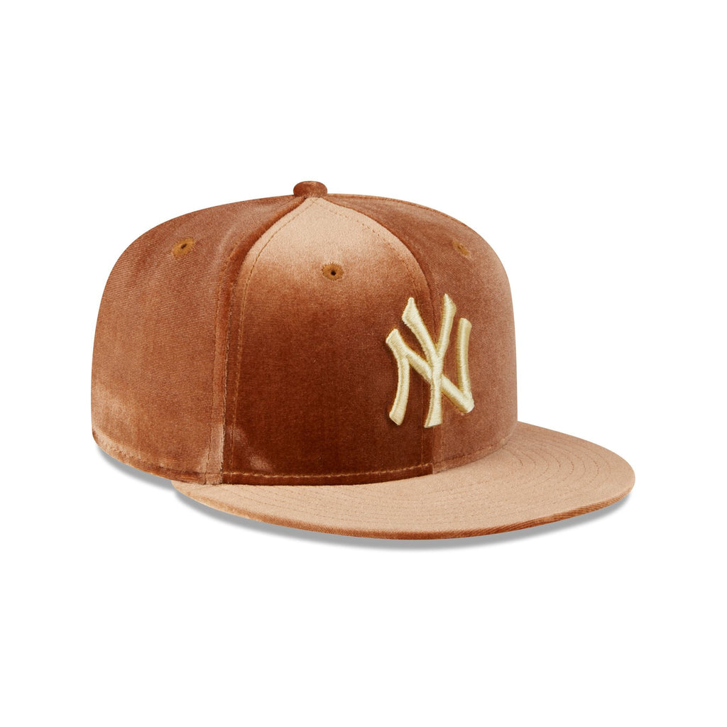 New Era New York Yankees Vintage Velvet 2023 59FIFTY Fitted Hat