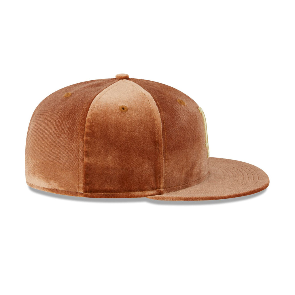 New Era Los Angeles Dodgers Vintage Velvet 2023 59FIFTY Fitted Hat