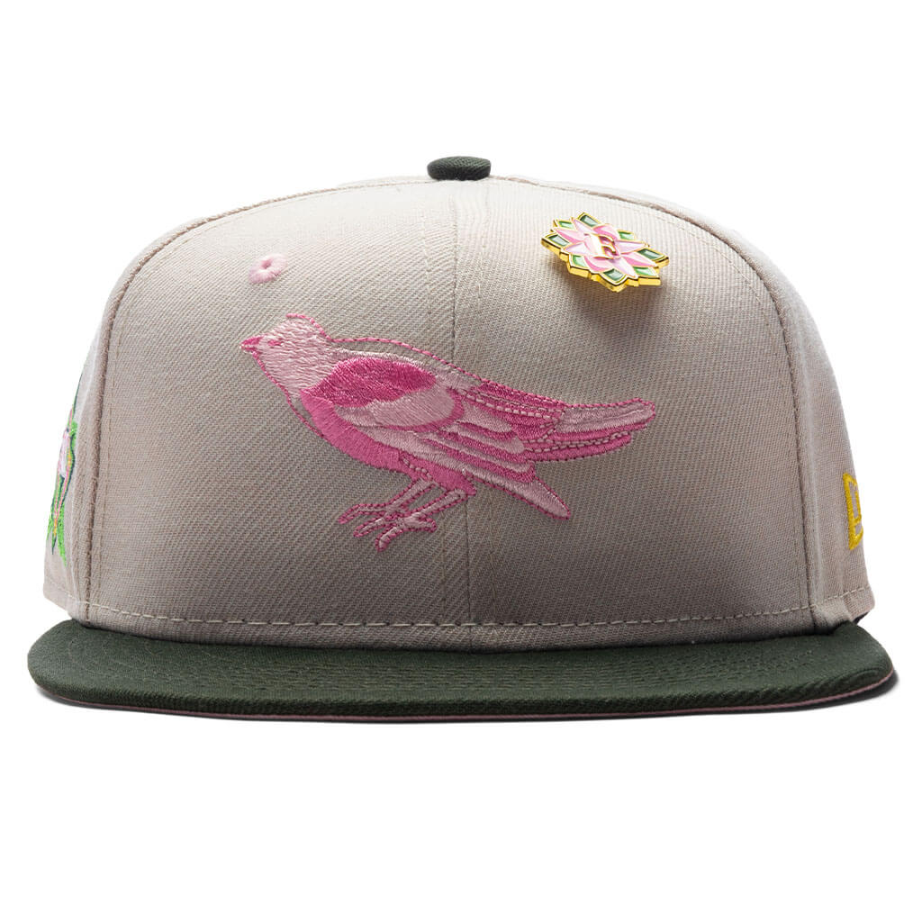 Pink brim fitted lids Clearance