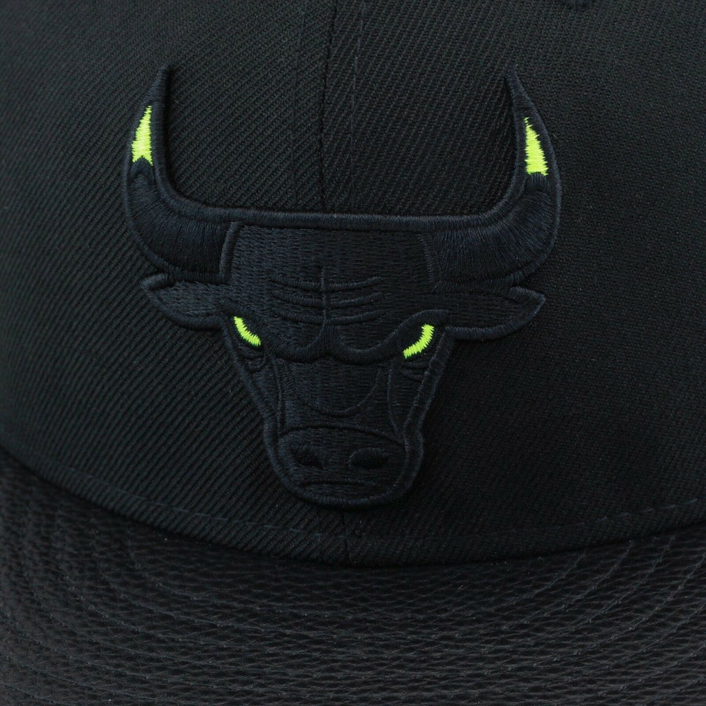 New Era Chicago Bulls Black/Lime Green Fitted Hat w/ Air Jordan 6 Retro 'Electric Green'
