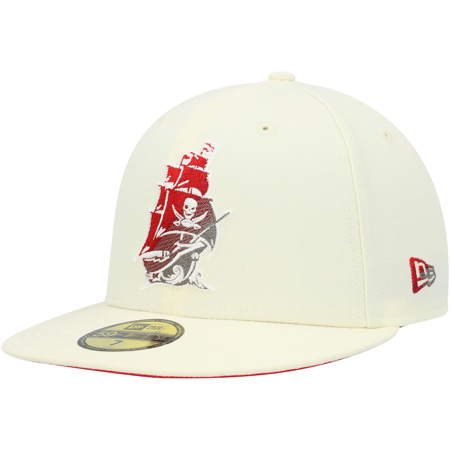 New Era Tampa Bay Buccaneers Cream Chrome Color Dim 59FIFTY Fitted Hat