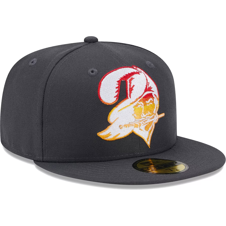 Gorra Tampa Bay Buccaneers Chrome Dim 59FIFTY De New Era | Ajustable Para Hombre | Oficial De La NFL