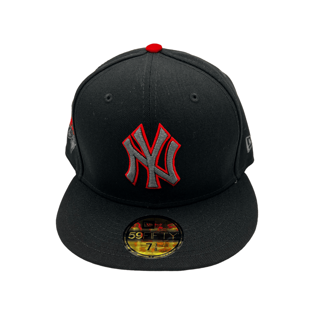New Era New York Yankees Black Metallic Side Patch 59FIFTY Fitted Hat