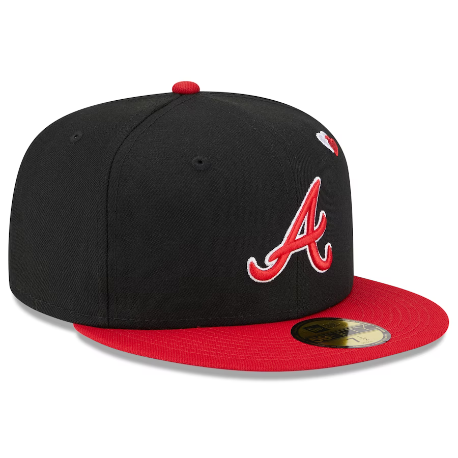 New Era Atlanta Braves Black/Red Hearts 2023 59FIFTY Fitted Hat