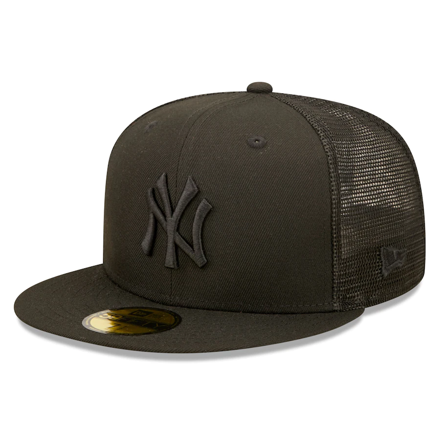 New Era New York Yankees Blackout Trucker 59FIFTY Fitted Hat