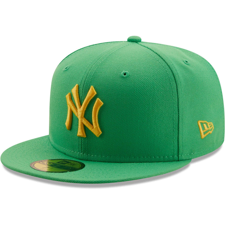 New Era Kelly Green New York Yankees 1999 World Series Side Patch Yellow Undervisor 59FIFTY Fitted Hat