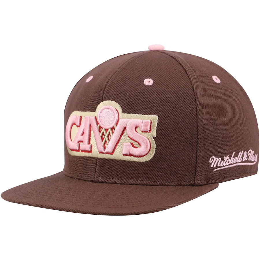 Mitchell & Ness Cleveland Cavaliers Brown 40th Anniversary Hardwood Classics Brown Sugar Bacon Fitted Hat