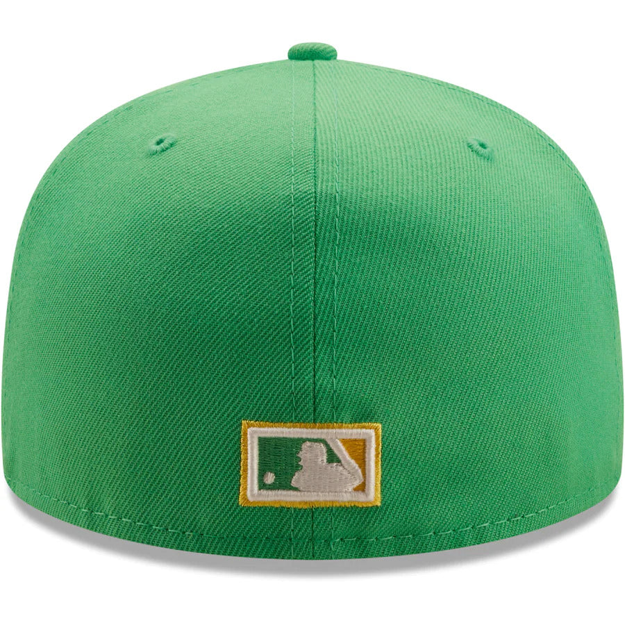 New Era Kelly Green New York Yankees 1999 World Series Side Patch Yellow Undervisor 59FIFTY Fitted Hat